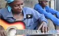 גיטריסטית מדהימה מאפריקה