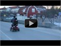 פיטר-פן השוודי - זקנציק שעוקף אופנוענים על התלת-אופען שלו