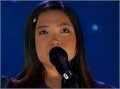 זמרת פיליפינית צעירה עם קול ענקקק, קבלו את צ'ריס פמפאנגו