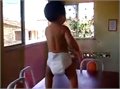 תינוק ברזילאי רוקד סמבה... אלוף !!!!