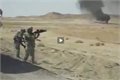 חיילים אמריקאים מפוצצים מיכלית